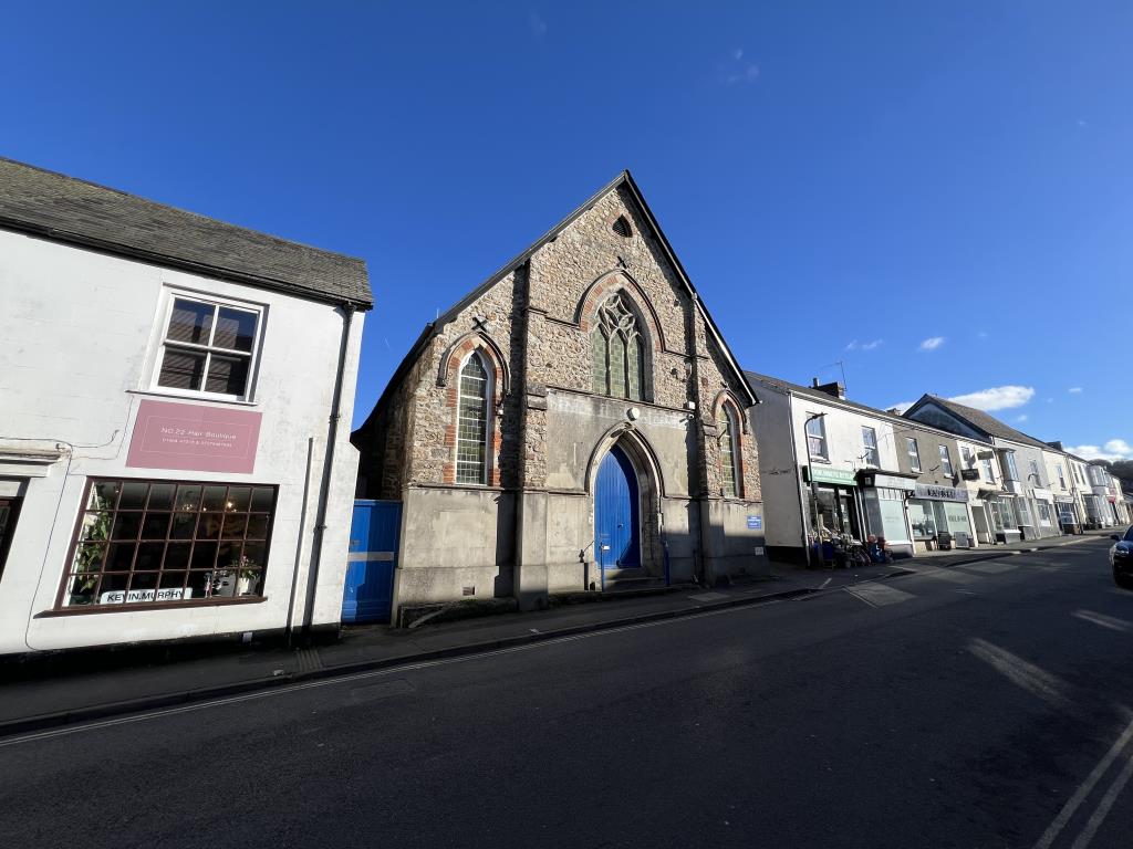 Lot: 119 - FORMER CHAPEL WITH POTENTIAL - General view of the front